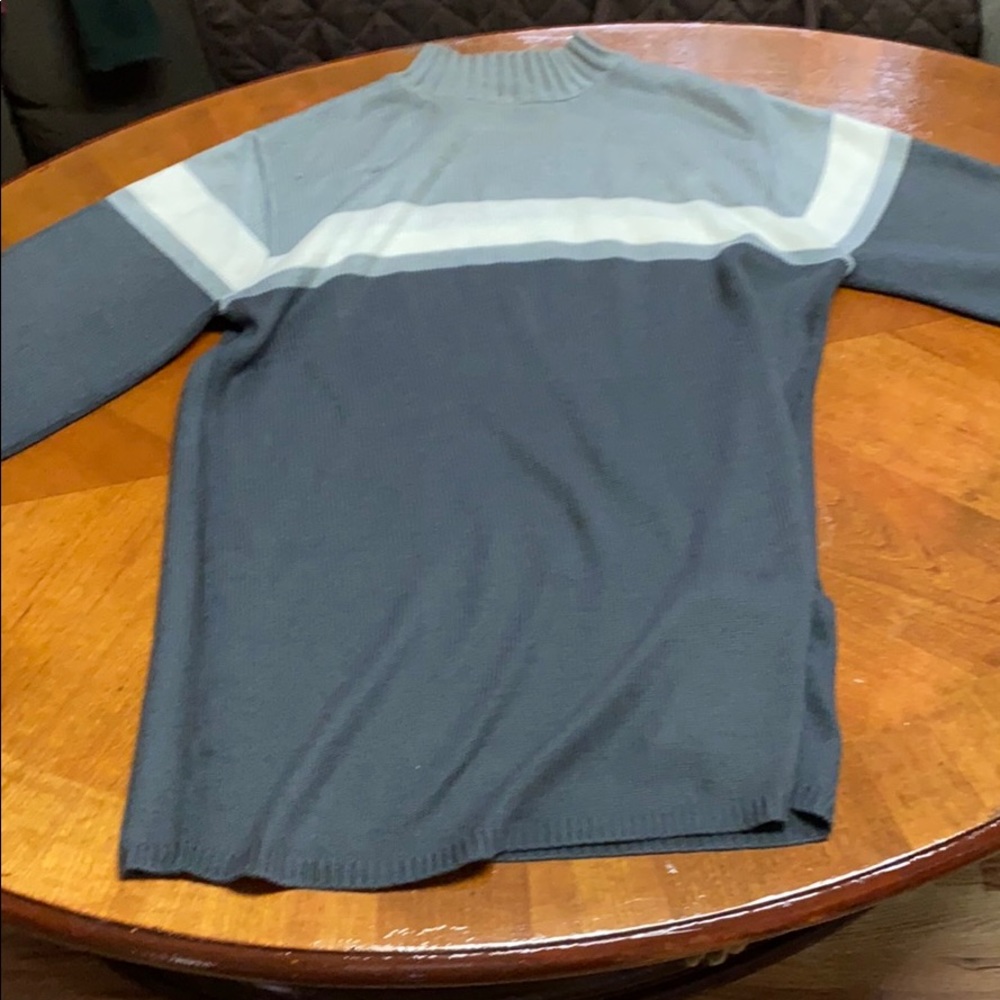 Men’s Grey Turtle neck Sweater (Medium)